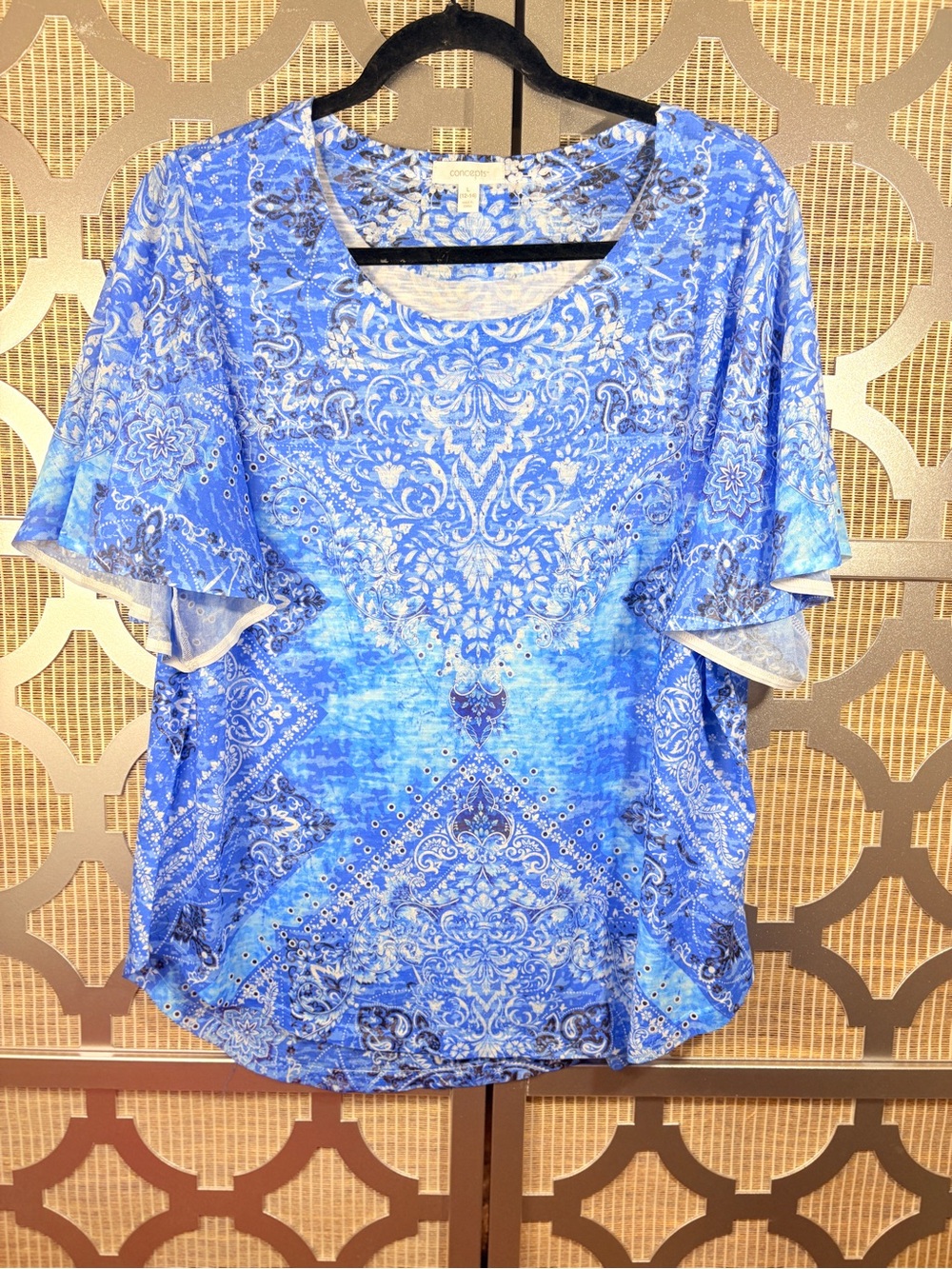 Concepts Blue Paisley Print Flutter Sleeve Blouse